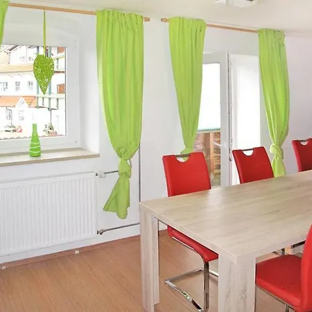 Baierweg Sleeps 8 Pool Wifi Apartment *