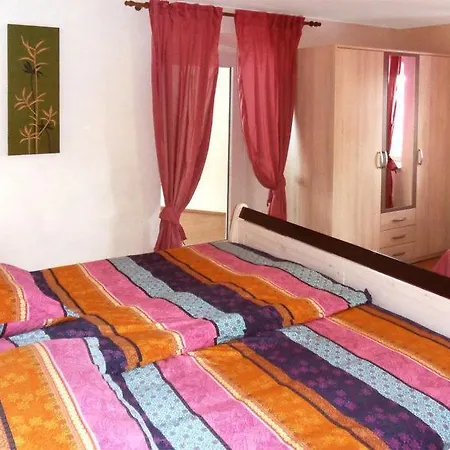 Baierweg Sleeps 8 Pool Wifi